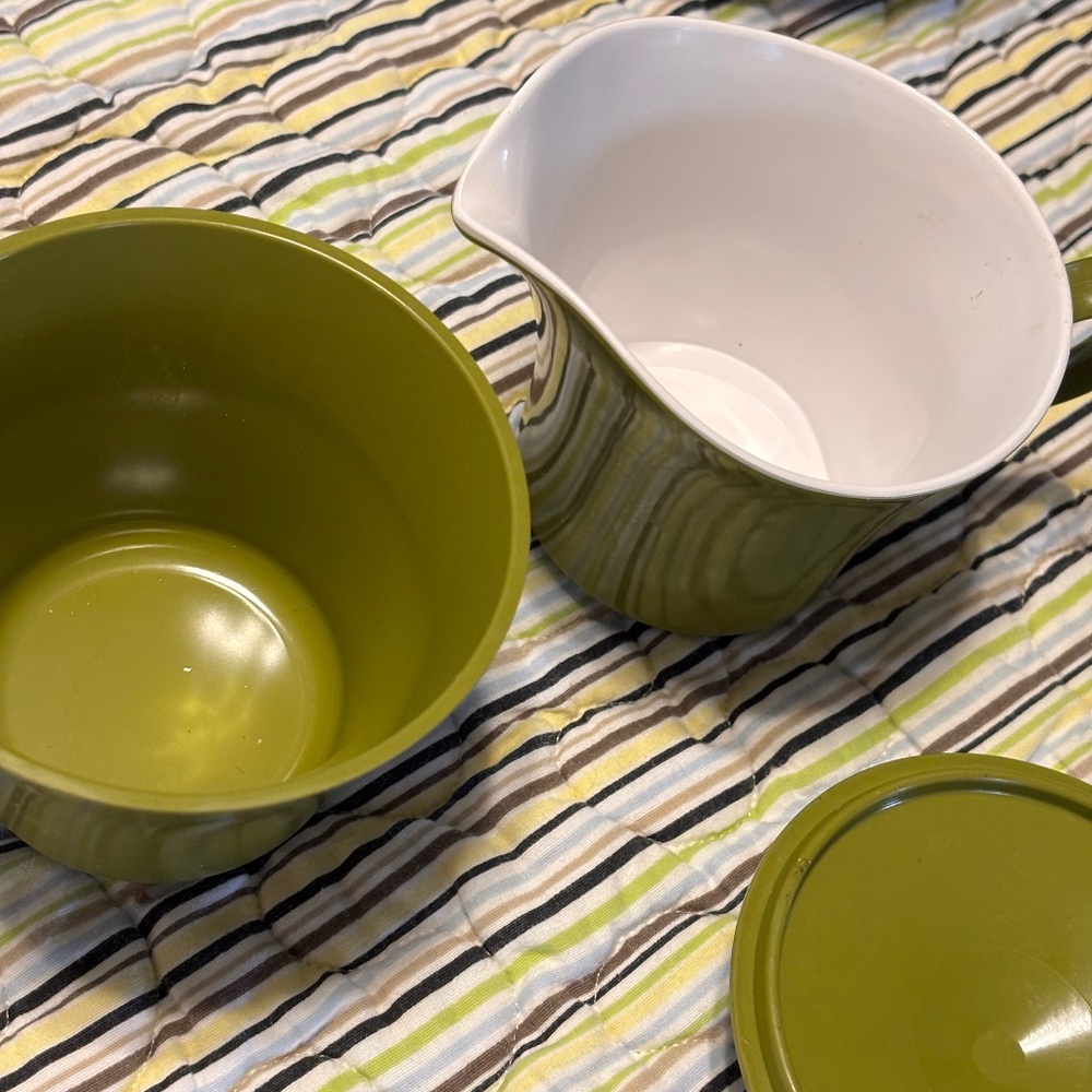 Vintage Olive Green Sugar with Lid, Creamer, and 5 Bowls